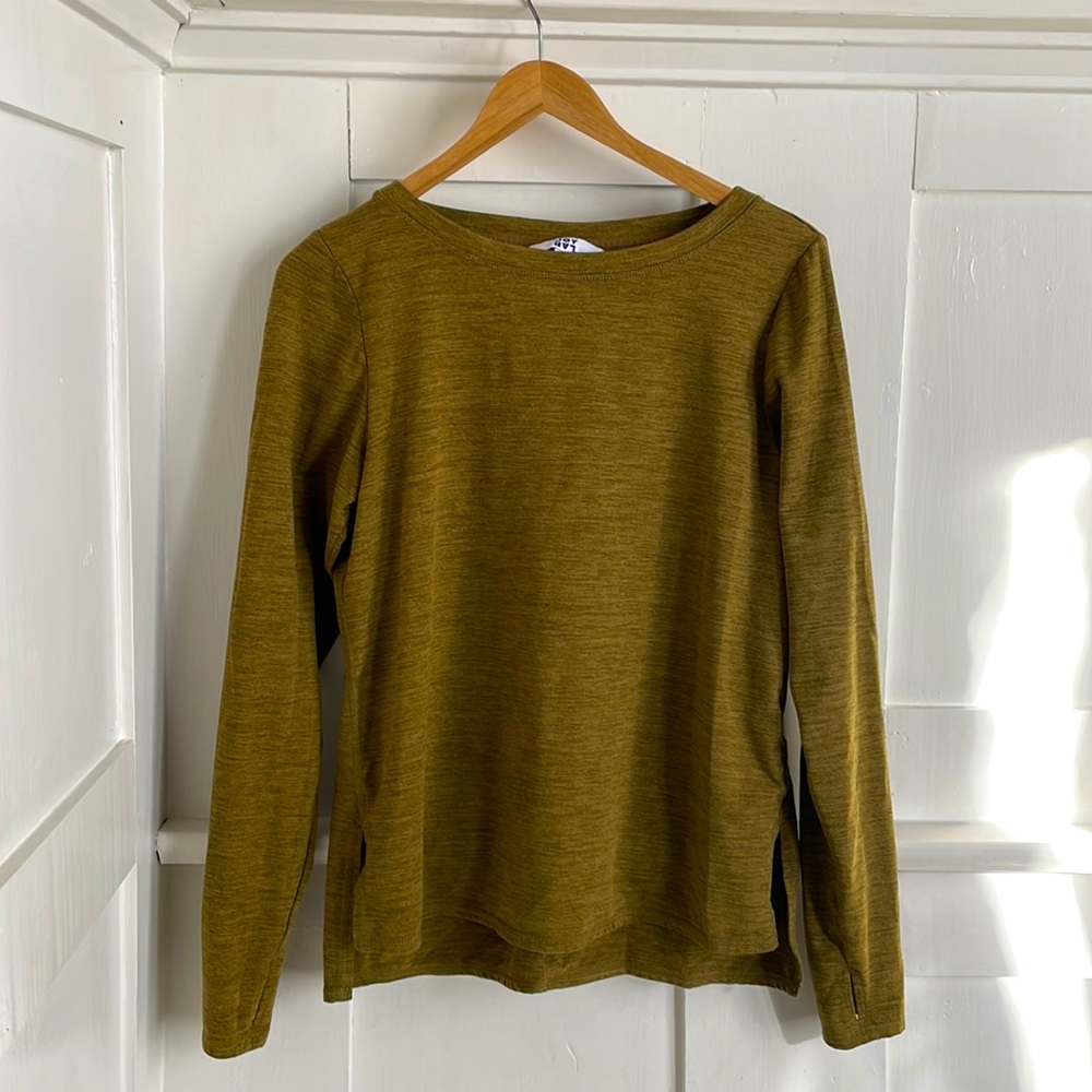 Long sleeve running top